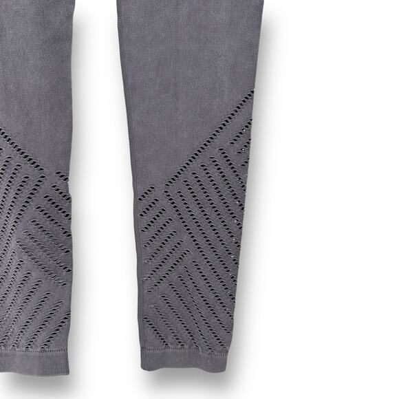 Mono B Laser Cut Seamless Yoga Leggings Womens Size Small - Picture 2 of 5